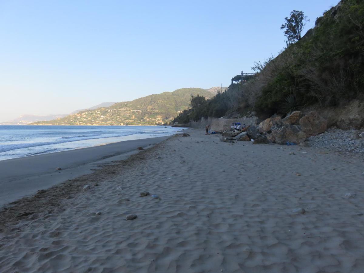 Amaita Appartement Ventimiglia Buitenkant foto